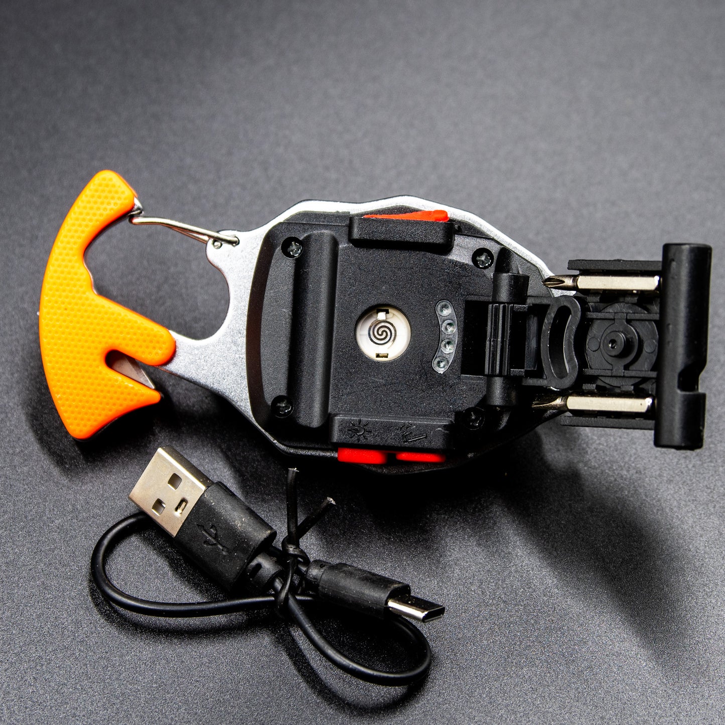 LED SURVIVAL MULTI-TOOL
