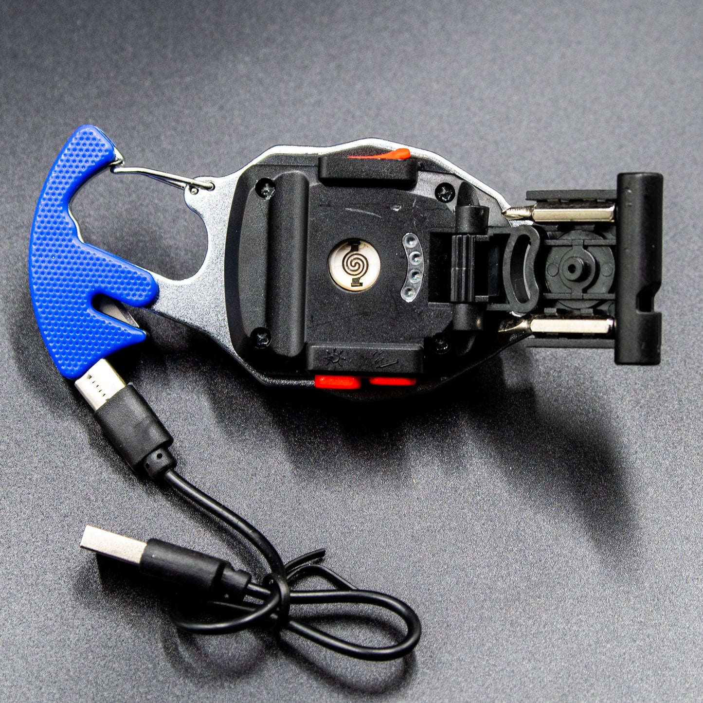 LED SURVIVAL MULTI-TOOL